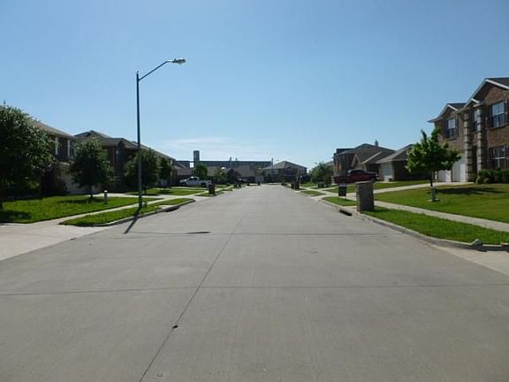 3rd image of 705 Sparrow Dr