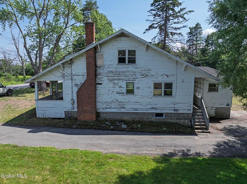 4th image of 1211 Saratoga Road