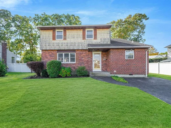 248 Timberpoint Road, East Islip, NY 11730