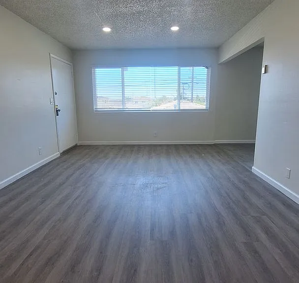 13322 Cordary Ave — Photo 4