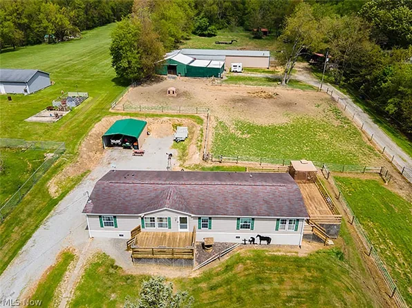 49576 McCoy Ave, East Liverpool, OH 43920