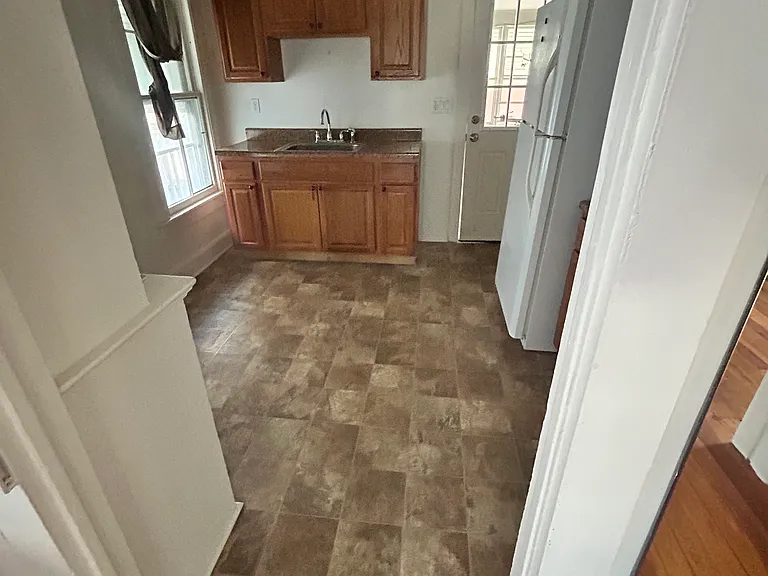 229 Robinson St #2 — Photo 6