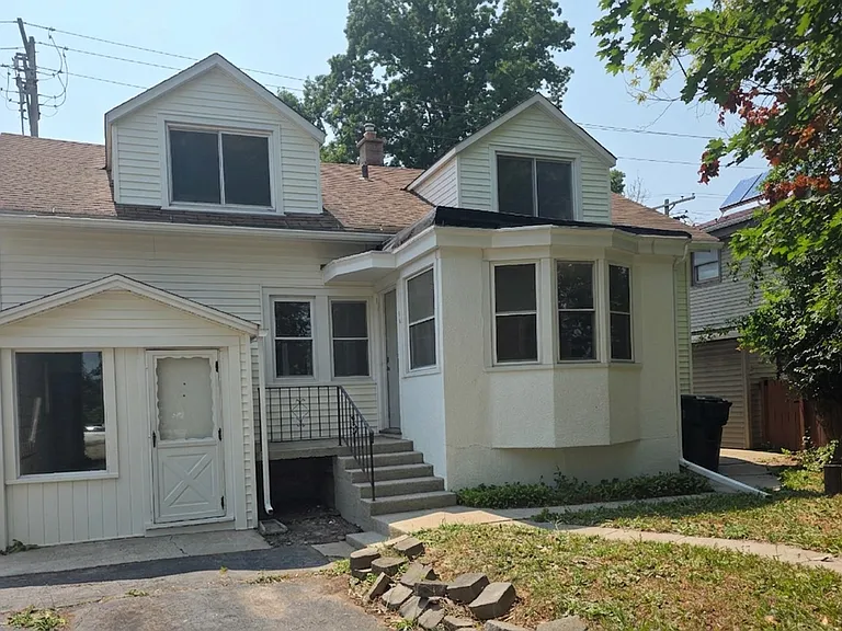 6841 W Fond Du Lac Ave — Photo 1