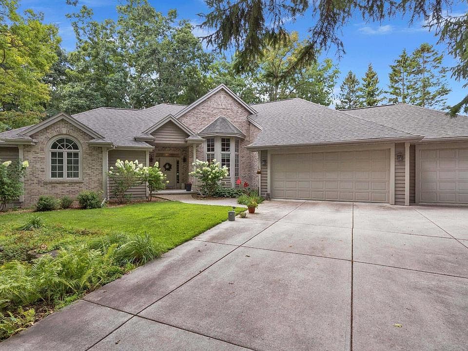 1st image of 404 Ledgewood DRIVE