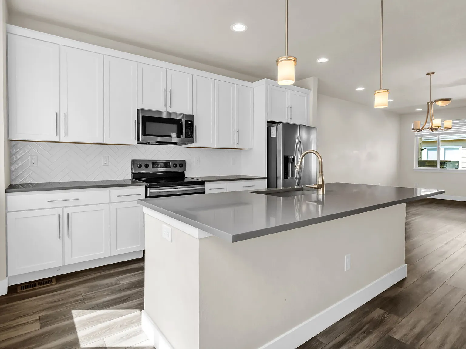 3 bed, 2.5 bath, 1911 sqft, $3,000 — Photo 4