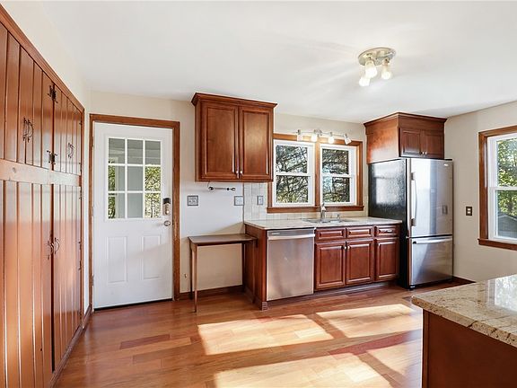 4th image of 112 Bundy Rd