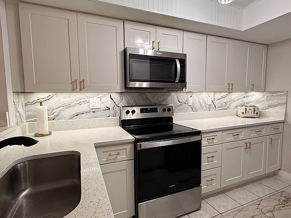 Custom renovated Modern Kitchen