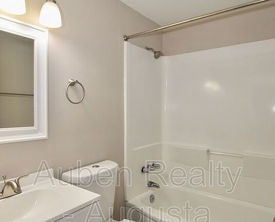 4th image of 1927 Central Ave #4A
