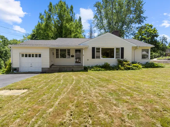 39 Taft Circle, Watertown, CT 06795