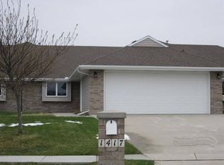 1417 Vintage Hill Dr, Wayne, NE 68787