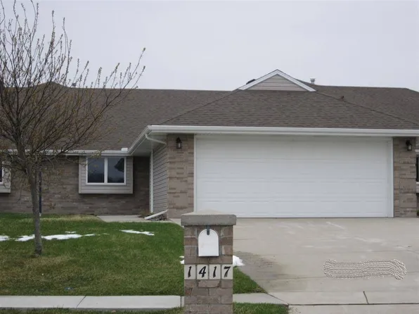 1417 Vintage Hill Dr, Wayne, NE 68787
