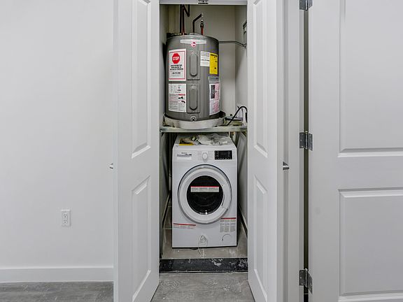 5th image of 2735 E 13th St