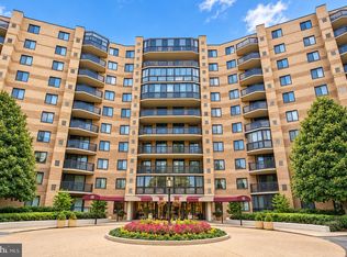 8380 Greensboro Dr APT 903, Mc Lean, VA 22102