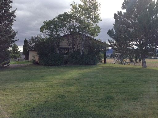 2nd image of 1325 Lena Ln