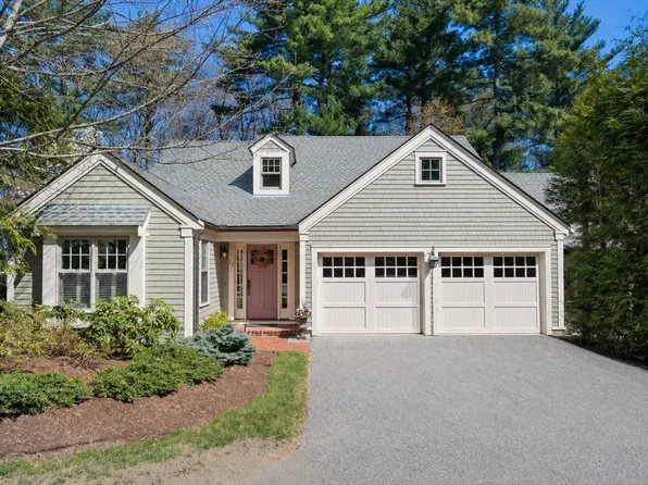 12 Fillmore Pl Unit 12, Weston, MA 02493