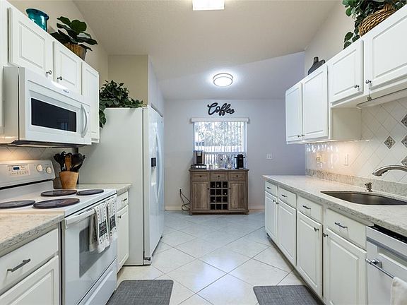 4th image of 11 Rylin Ln