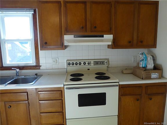 3rd image of 11 Hamre Ln APT 1