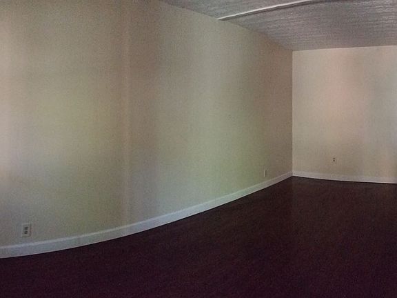 3rd image of 600 S 4th St APT 31