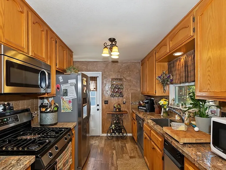 1035 Nesthorn Dr — Photo 8