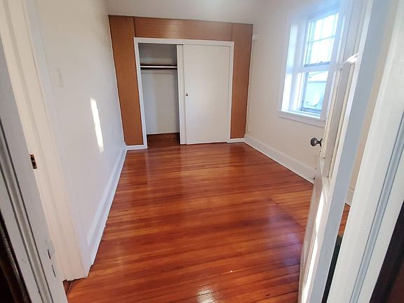3rd image of 84 William St #3
