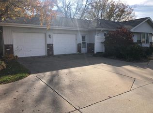 15905 Fort St, Omaha, NE 68116