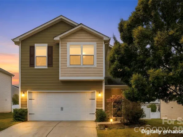 8724 Balsam Bay Rd, Charlotte, NC 28227