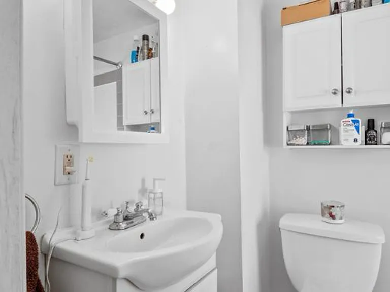 1611 Grand St NE #2 — Photo 16