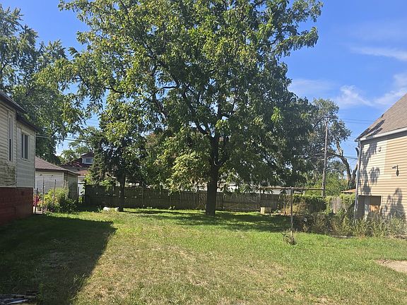 4th image of 10310 S Hoxie Ave