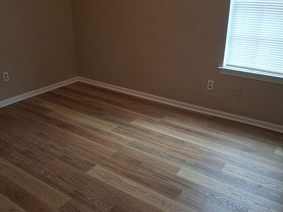 5th image of 6025 Old College Dr APT B