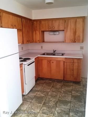 2nd image of 619 Airway Ave APT C
