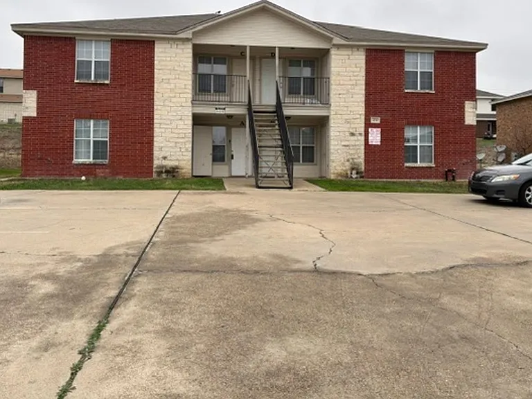 407 Brittney Way — Photo 1