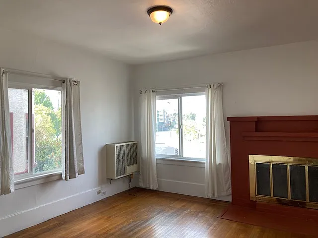 2 bed, 650 sqft, $2,400 — Photo 2