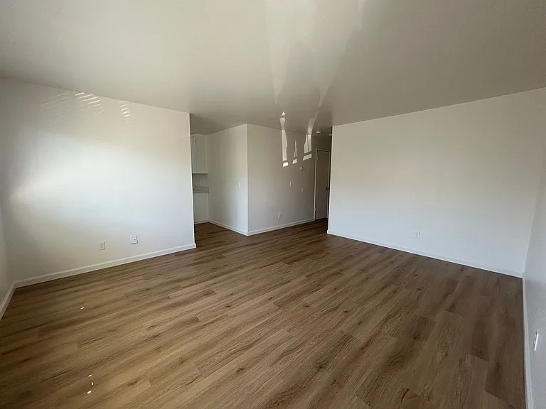 Santanna Apartments — Photo 2