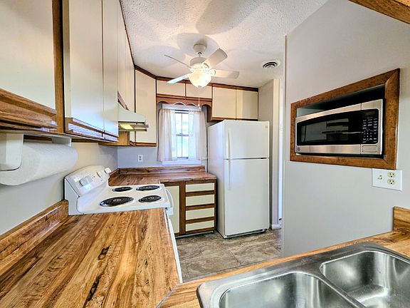 3rd image of 4618 Fen Ct
