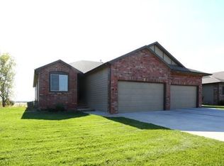7413 E Summerside Pl, Wichita, KS 67226