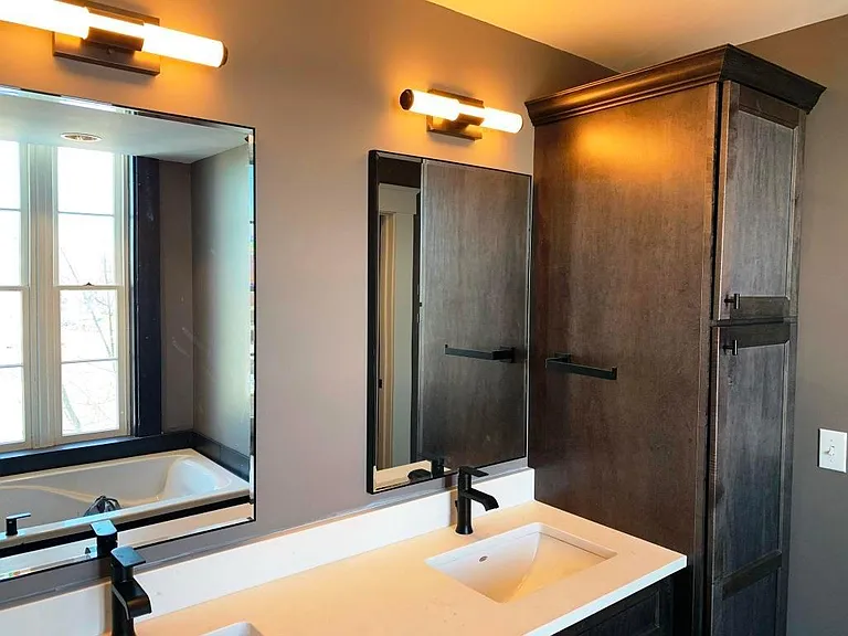 1 E Main St #302 — Photo 8