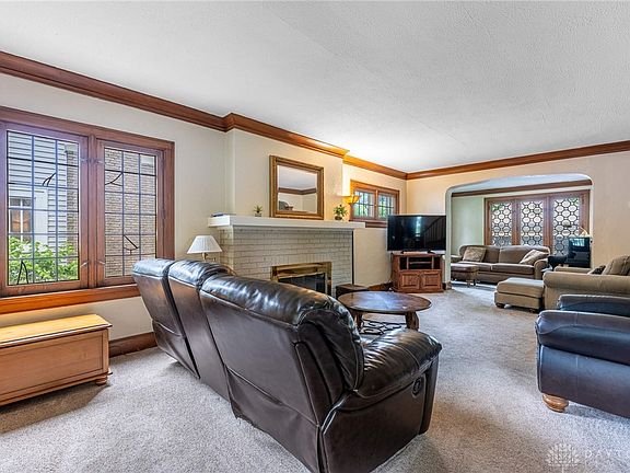 5th image of 54 Beverly Pl