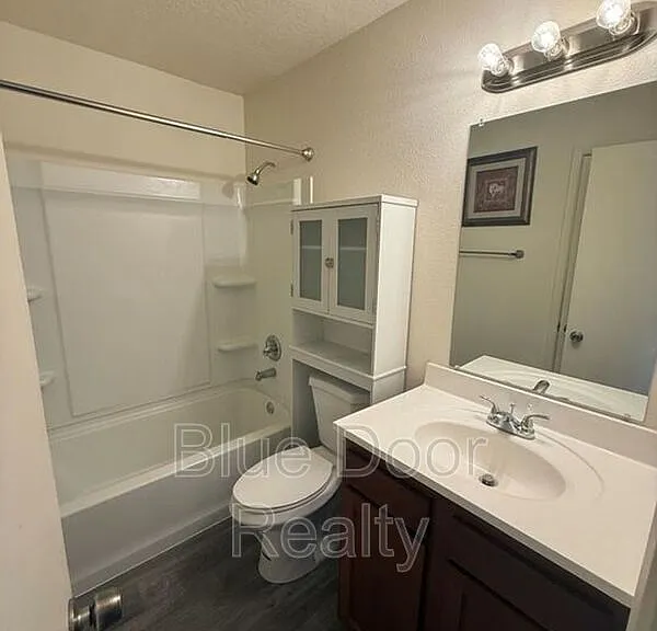 4601 Carlisle Blvd NE #H1 — Photo 10