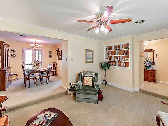 5th image of 21 Mary Hughes Cir