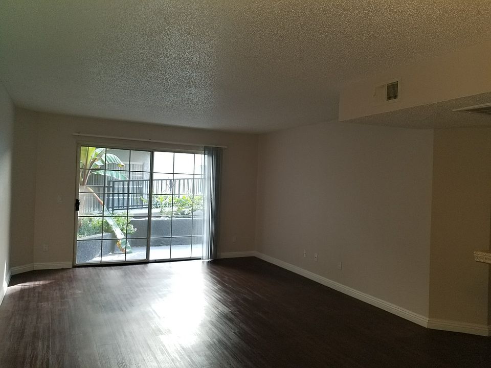 Building Photo 5