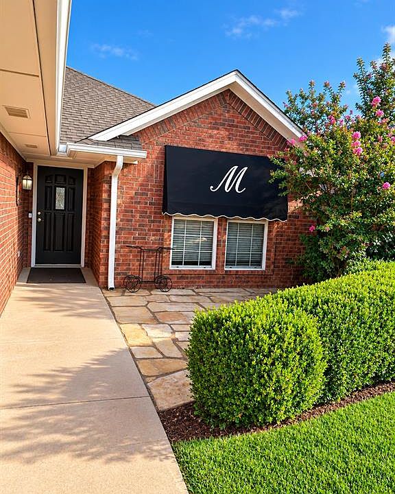1st image of 305 Sierra Vista Ct
