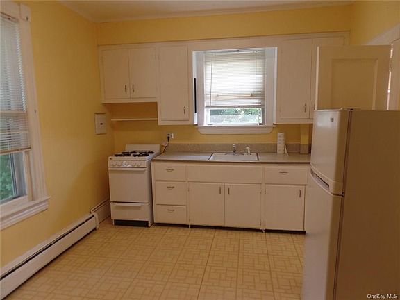 4th image of 22 Franklin Ave #2F