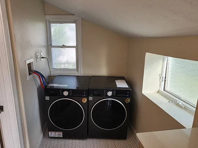 82-84 Sea St #82-84 — Photo 10