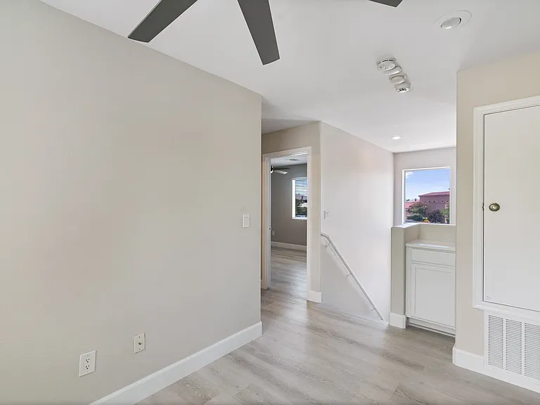 10713 Pipers Cove Ln — Photo 14