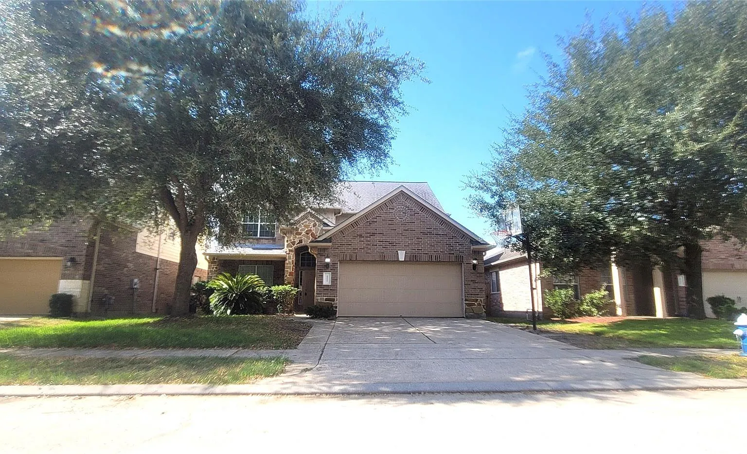 4 bed, 2.5 bath, 2622 sqft, $2,680 — Photo 2