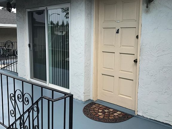 2nd image of 4-438 Greendale Way Unit 4