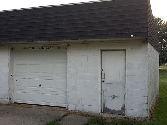 4th image of 804 S Angola Rd