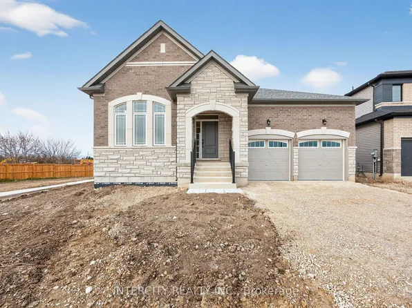 38 Legacy Cir, Wasaga Beach, ON L9Z 0L8
