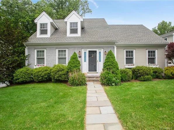 51 Easton Ct, Shelton, CT 06484