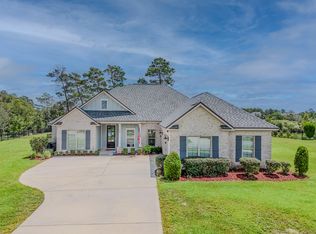 559 Coastal Breeze Dr, Freeport, FL 32439